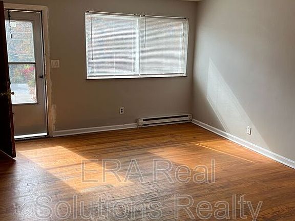 4th image of 4260 Delridge Dr APT 4