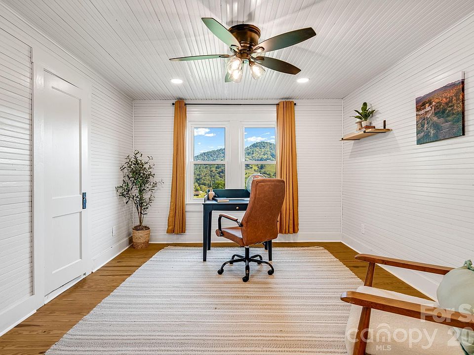 28th image of this home