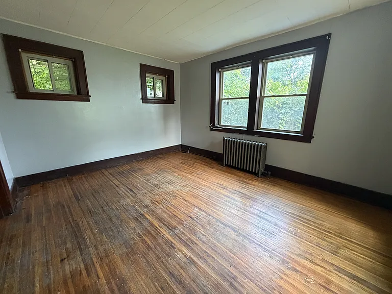 884 Bay St #3 — Photo 9