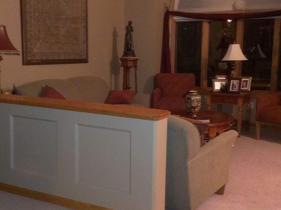 1st image of 8672 Meadowvale Dr