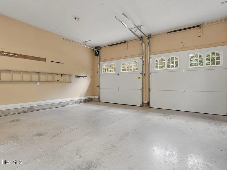 25 Kingswood Cir — Photo 59