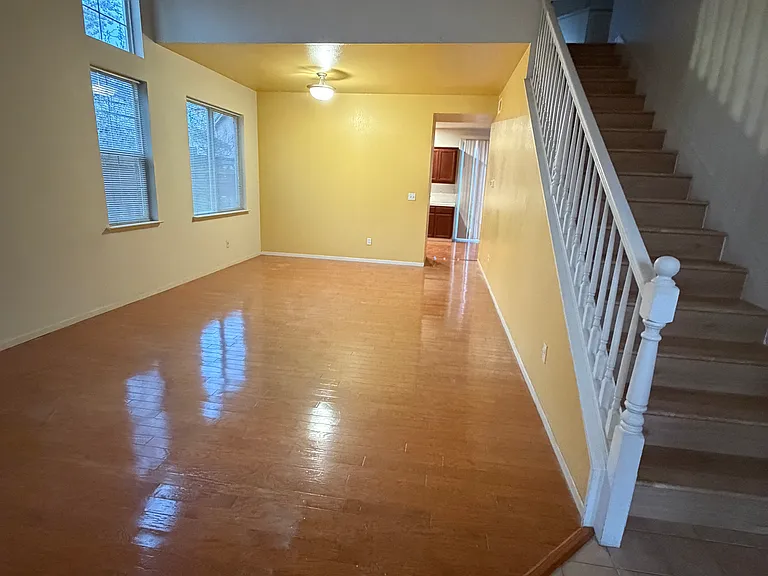 1220 King Loop — Photo 4