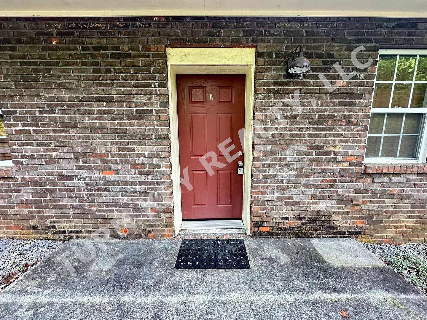 110 Clay Drive — Photo 2