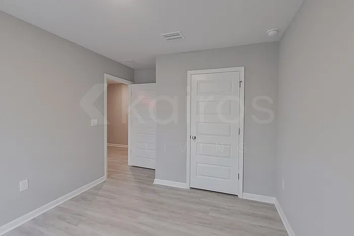 305 Monarch Ln — Photo 11