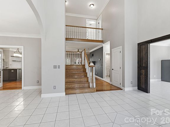 3rd image of 6119 Highview Rd