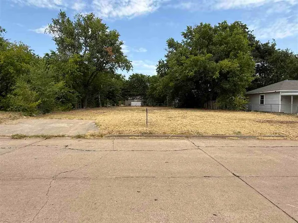 1411 NW Kingsbury Ave, Lawton, OK 73507