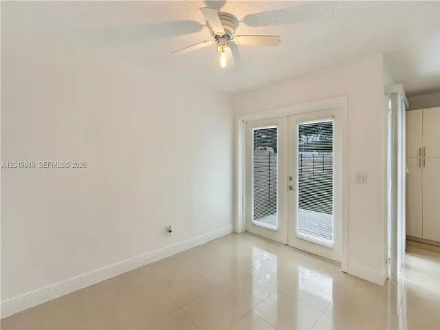 3 bed, 2.5 bath, 1414 sqft, $3,400 — Photo 2