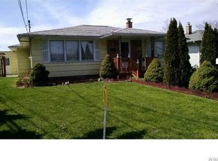 482 Two Mile Creek Rd, Tonawanda, NY 14150