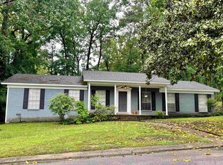 2105 Cedarhurst Dr, Benton, AR 72015