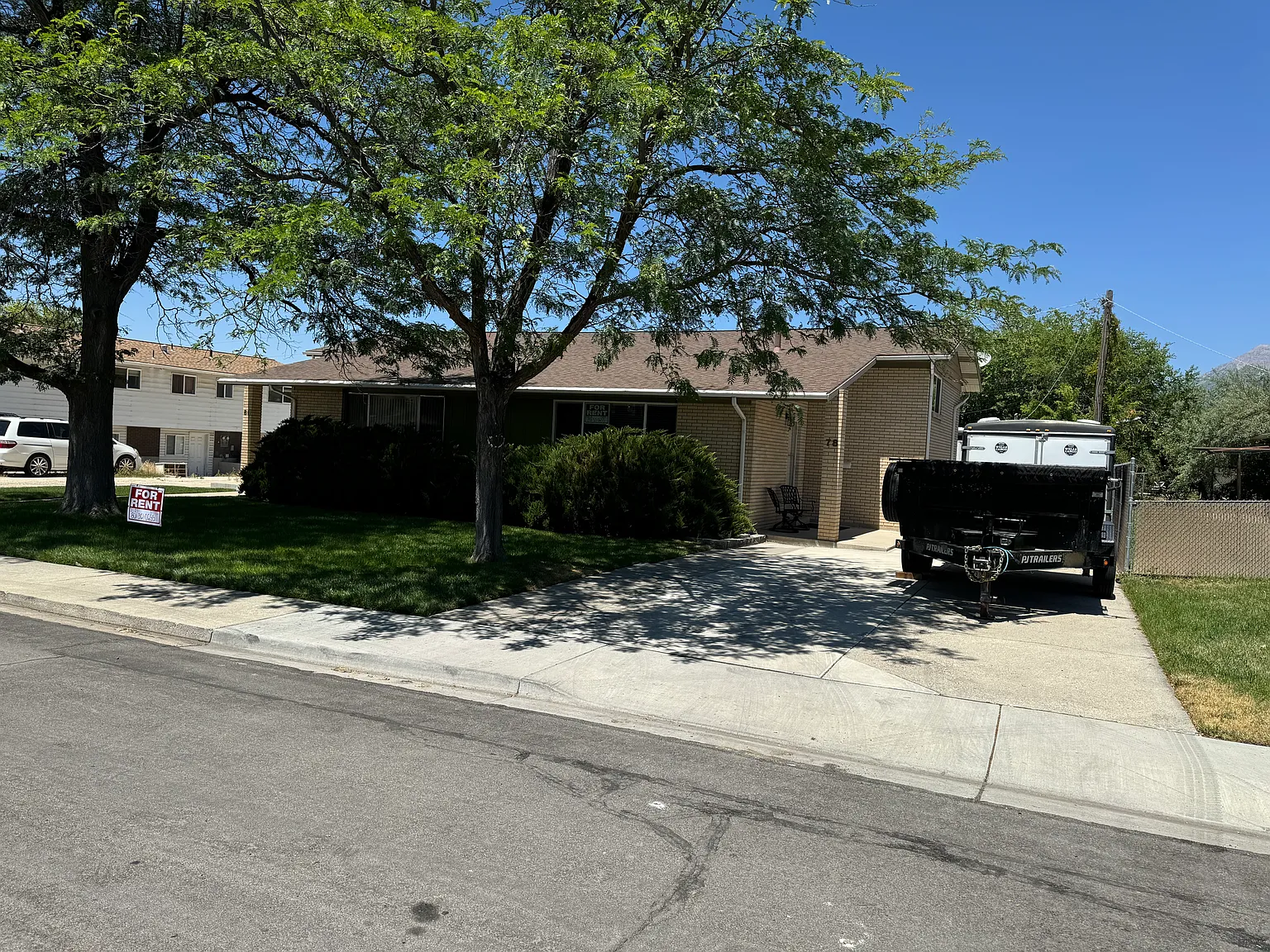 3 bed, 1250 sqft, $1,800 — Photo 1