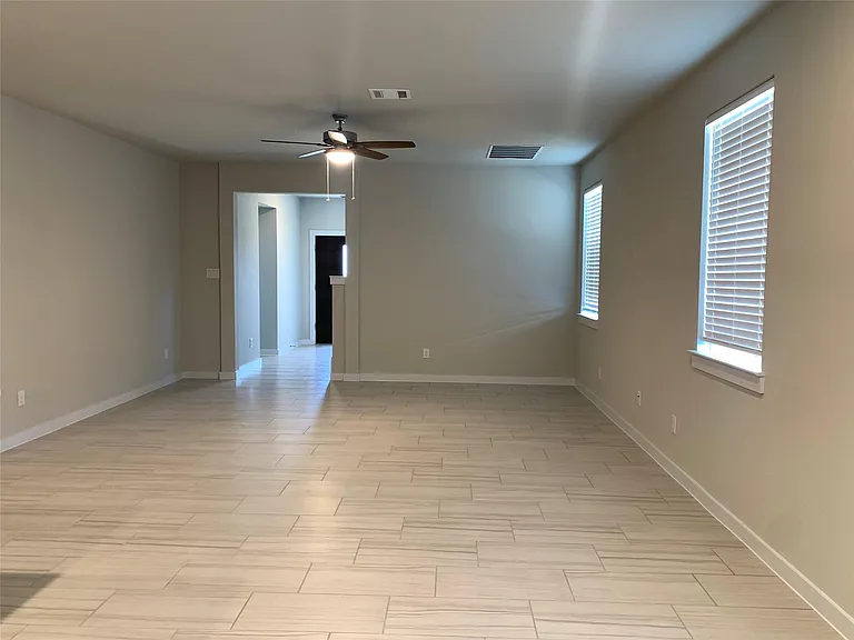 2913 Sage Ranch Dr — Photo 7