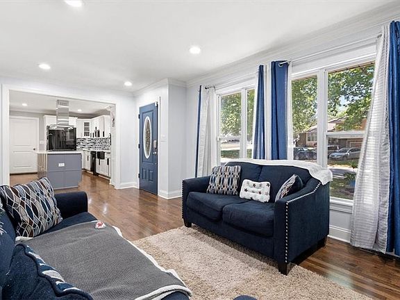 4th image of 602 N 62nd Pl