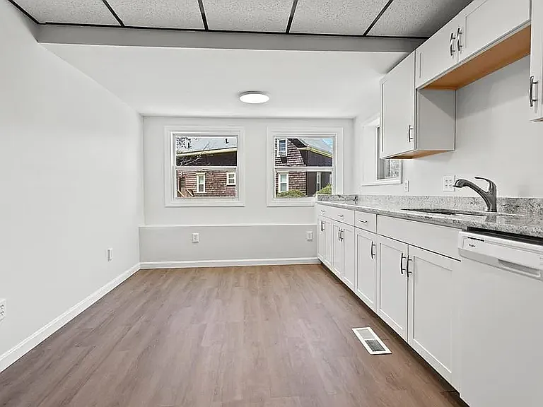 3 bed, 1250 sqft, $3,000 — Photo 3