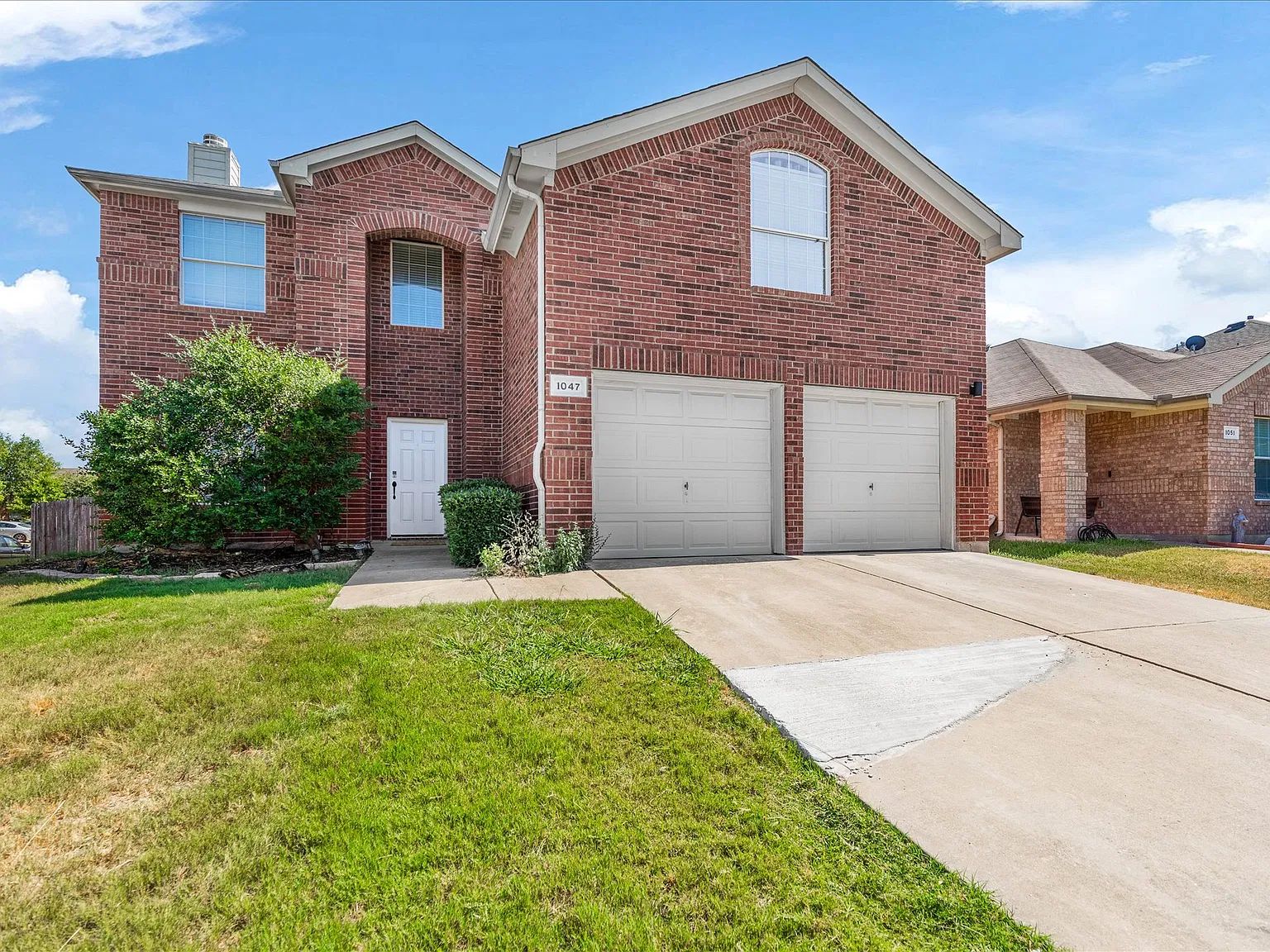 5 bed, 2374 sqft, $2,800 — Photo 1