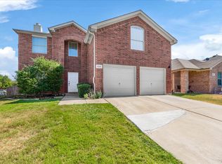 1047 Stream Dr, Grand Prairie, TX 75052