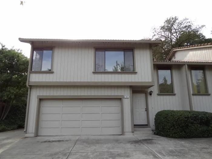 108 Carmel Ct photo 1