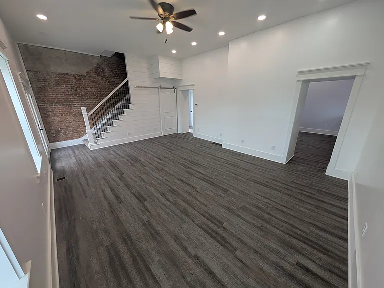 1003 Commercial St — Photo 15