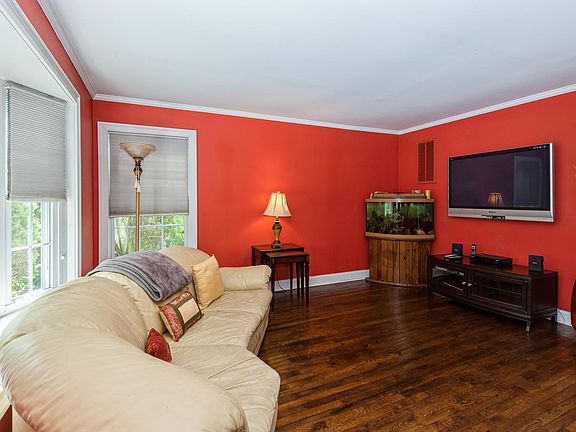 3rd image of 103 Dorset Ave