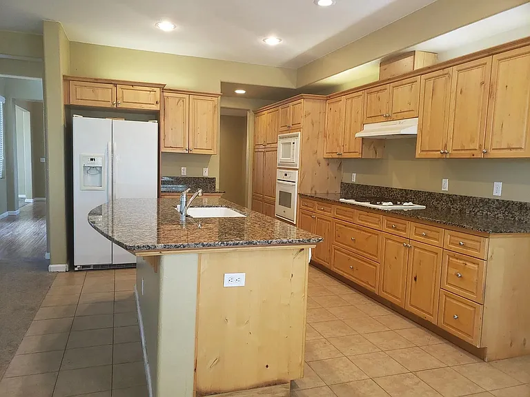 4225 N Del Rey Ave — Photo 15