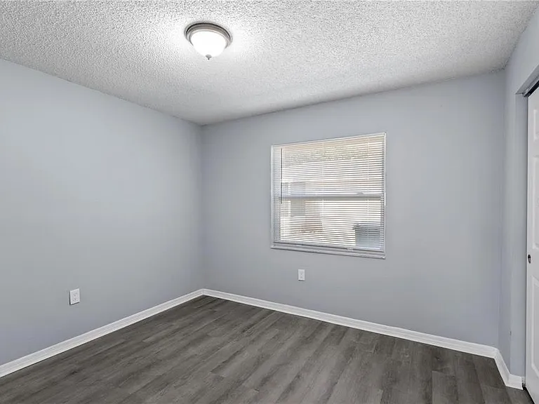 1703 Birchwood Cir #1-1703 — Photo 16
