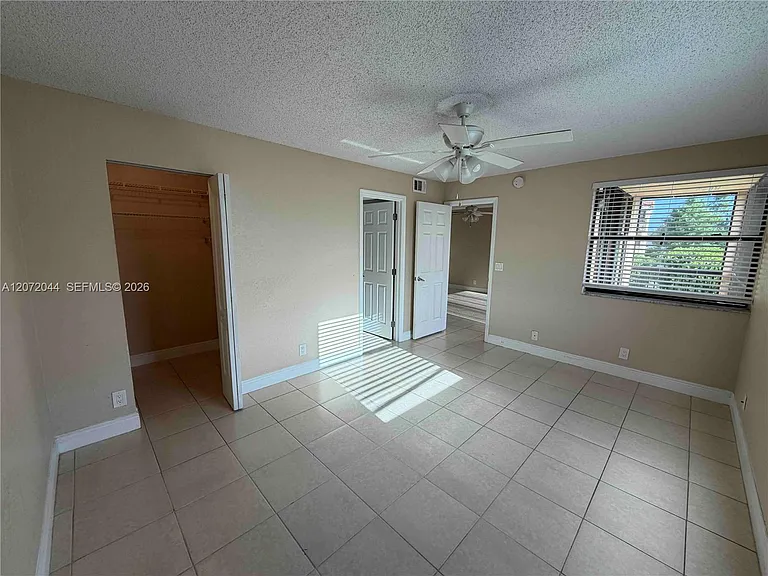 5701 Riverside Dr #204B6 — Photo 7
