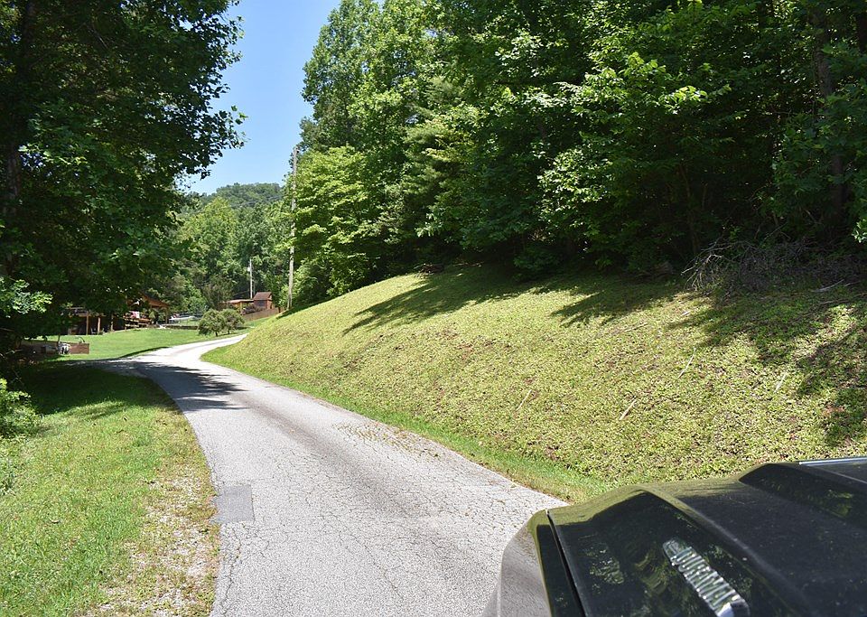 2nd image of 12 Jacobs Mountain Rd