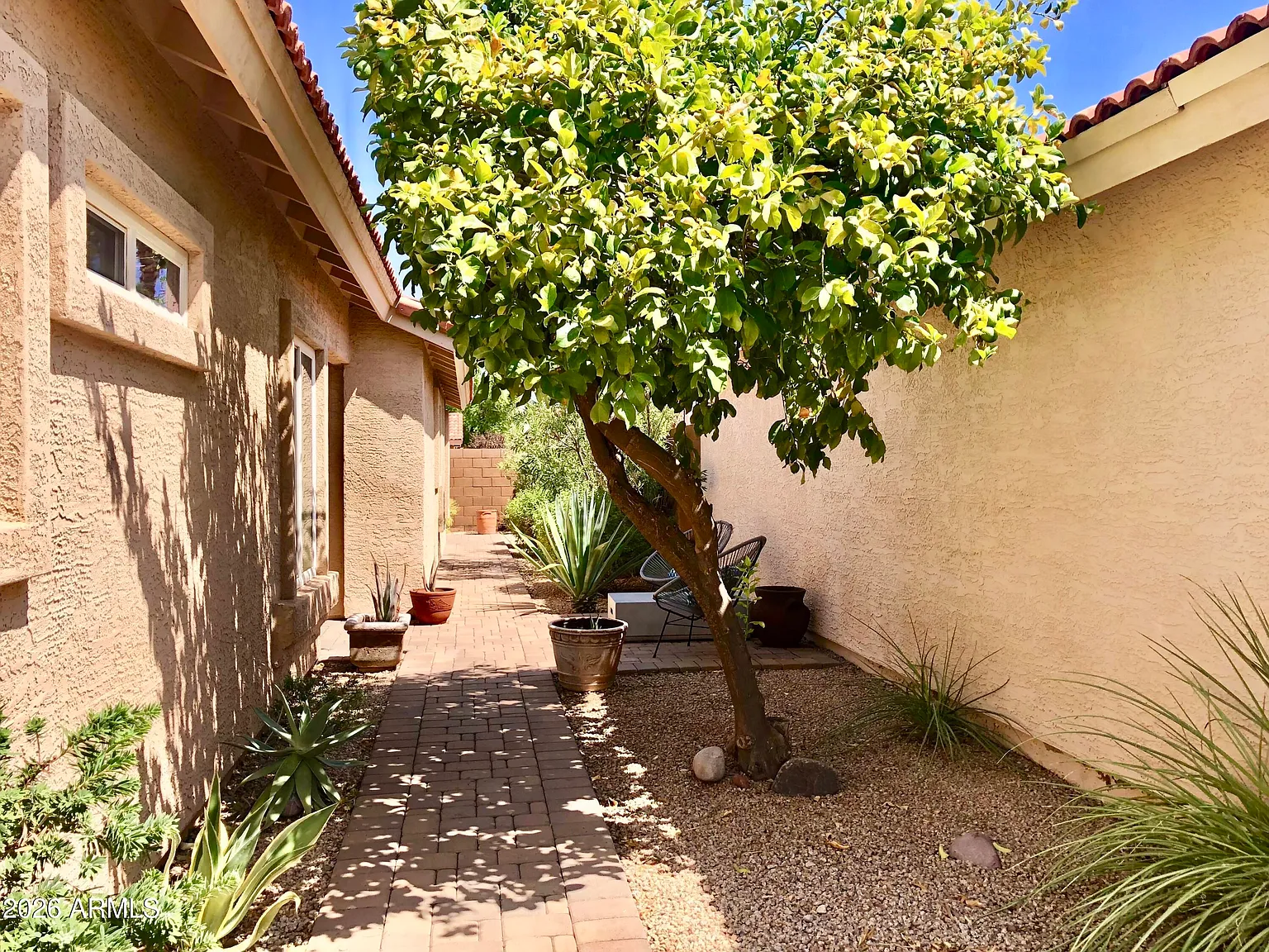 3 bed, 2.0 bath, 1677 sqft, $4,950 — Photo 4