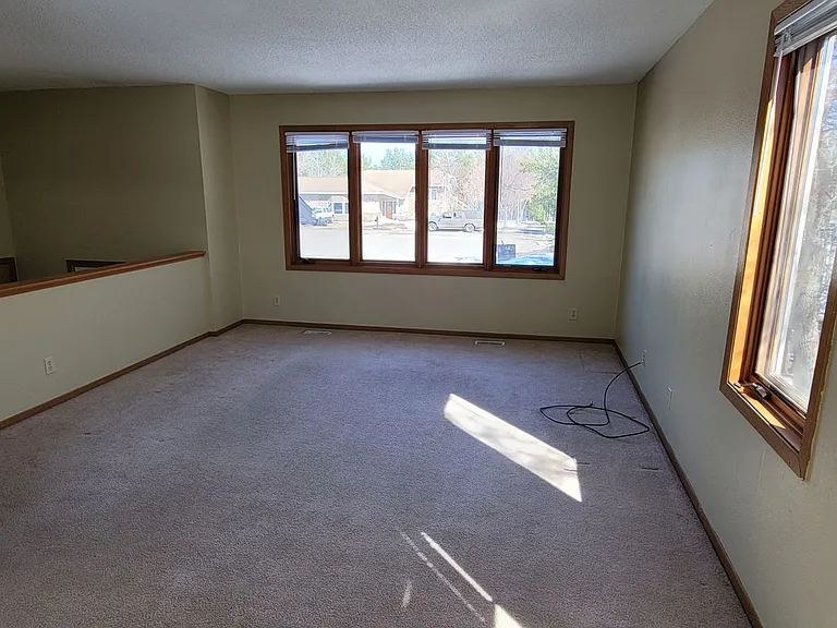 1013 Donald Ave SE — Photo 9