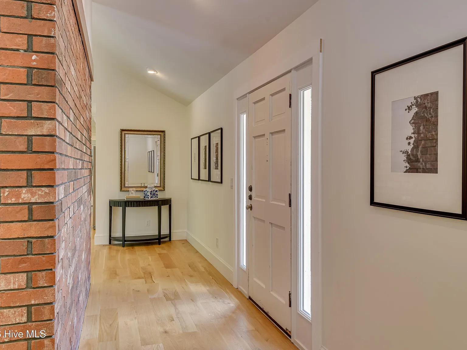 3 bed, 2.5 bath, 2227 sqft, $3,750 — Photo 3