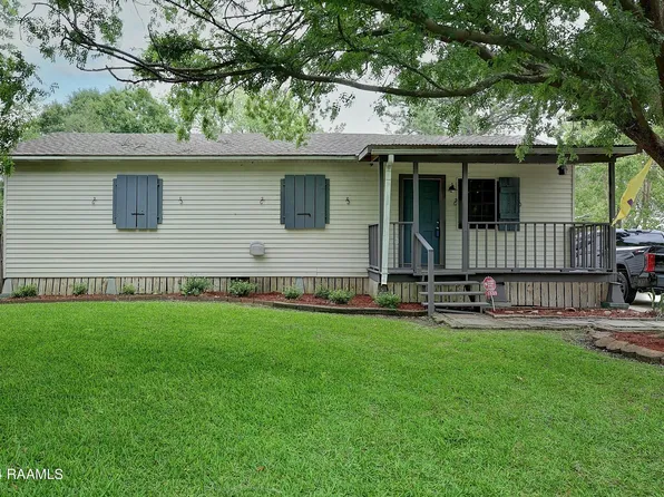 155 Plantation Dr, New Iberia, LA 70563