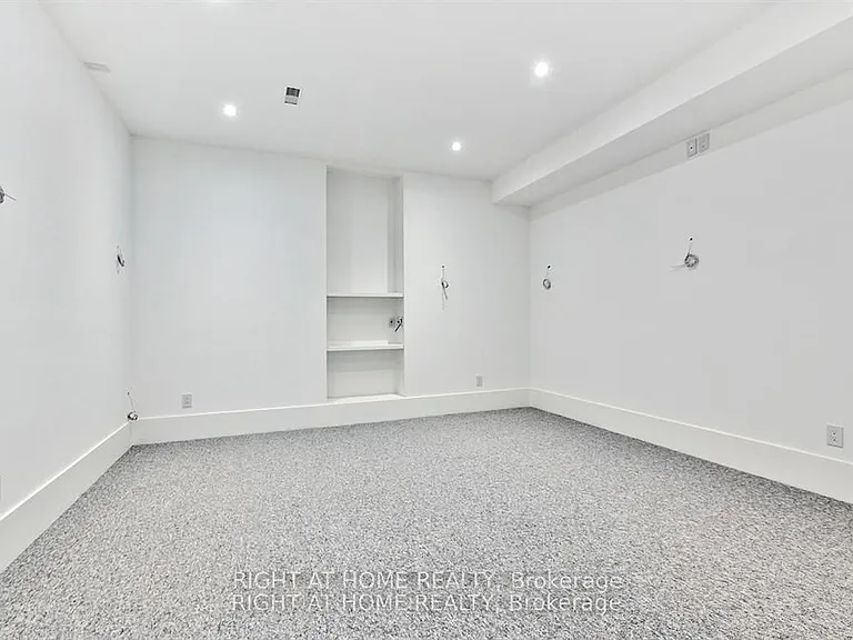 27 Hurlingham Cres — Photo 46