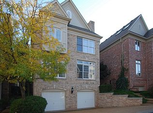 8016 Clayton Lane Ct, Saint Louis, MO 63105