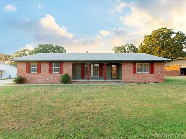 1210 Wade Wells Dr, Henryetta, OK 74437