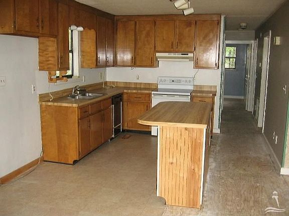5th image of 318 NE 45th St