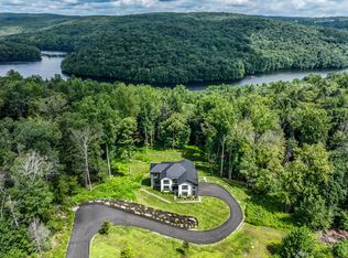 23 Logging Trail Ln, Brookfield, CT 06804