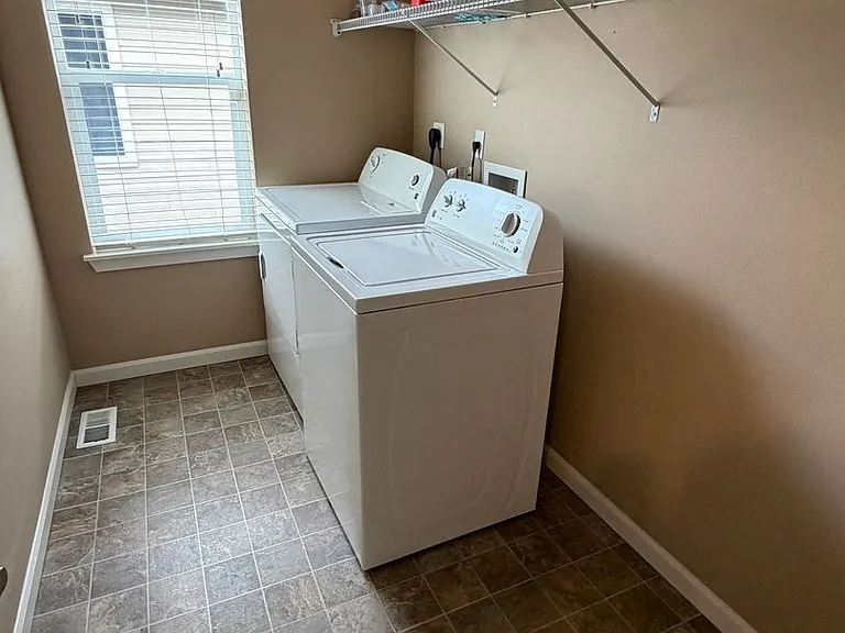 1415 Grindstone Dr SE — Photo 26