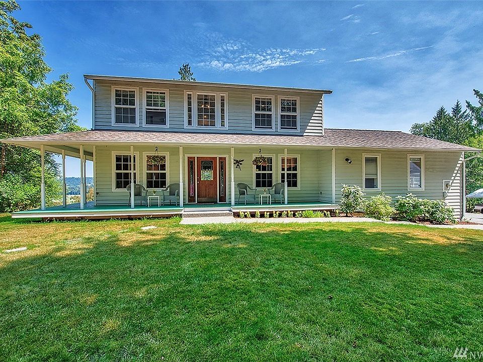Welcome to Maple Ridge, a close knit community of 5 homeowners of 8 lots off private road, 219th. 