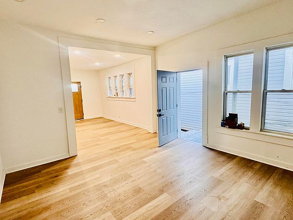 5th image of 1218 Union St