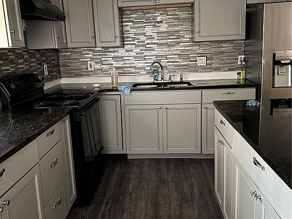 5th image of 3236 Richardson Ave