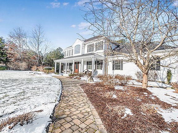 5th image of 91 Fairview Ln