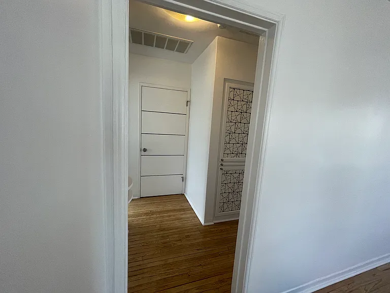 5959 Troost Ave — Photo 12