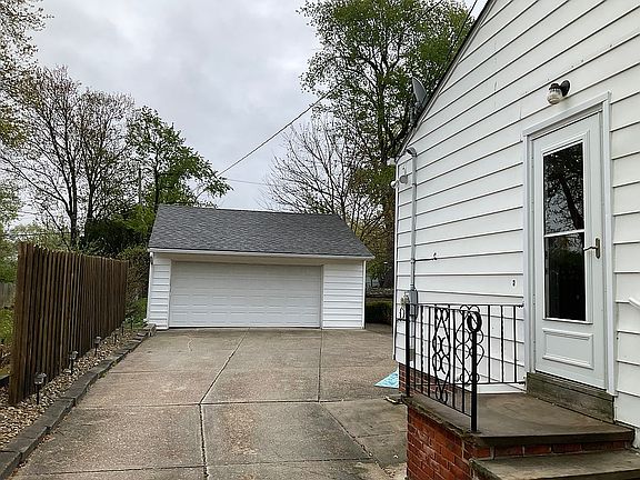 4th image of 5389 Harmony Ln