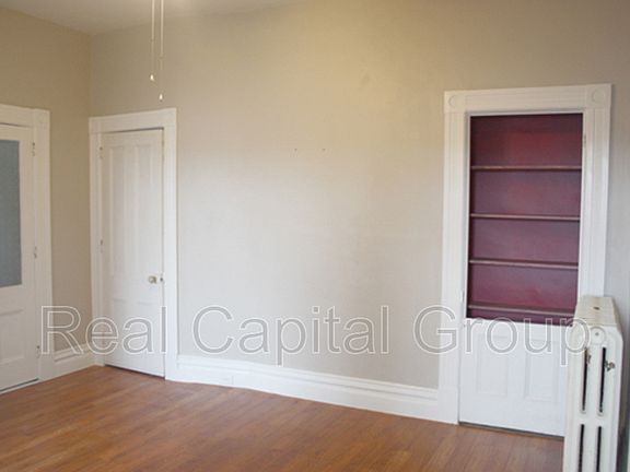 3rd image of 44 Christie St #1