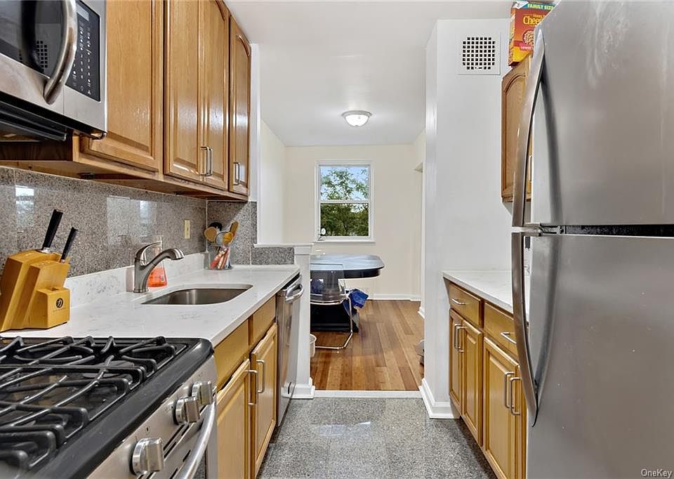 1st image of 377 N Broadway APT 325