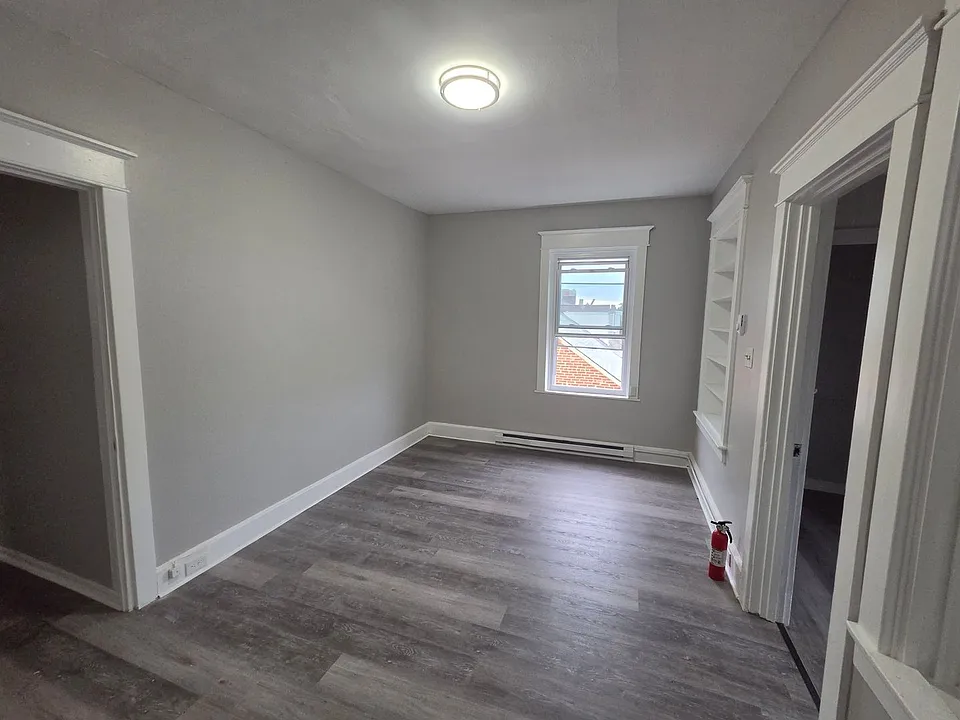 926-928 W Walnut St