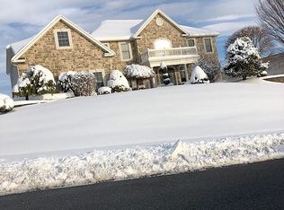 317 Pleasant View Dr, Douglassville, PA 19518