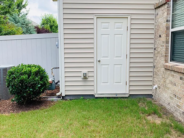 530 Whitworth Ln — Photo 23
