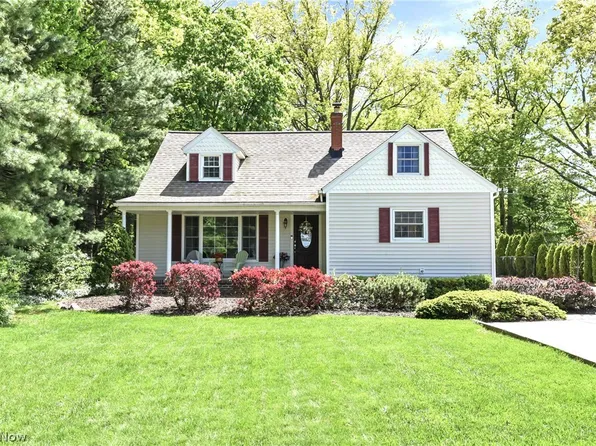 32207 Lake Rd, Avon Lake, OH 44012