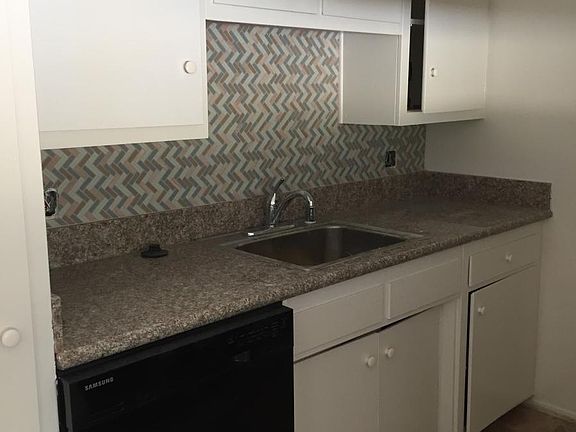 3rd image of 5511 Corteen Pl APT 11