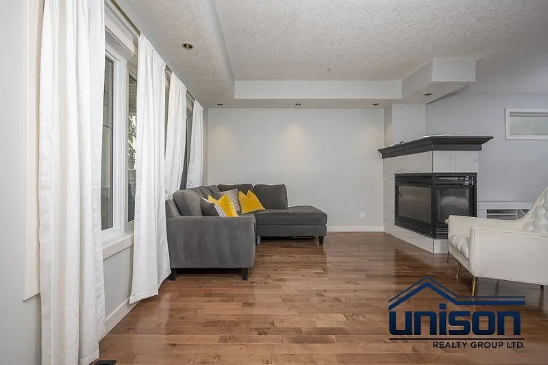 2 bed, 1830 sqft, $3,750 — Photo 2